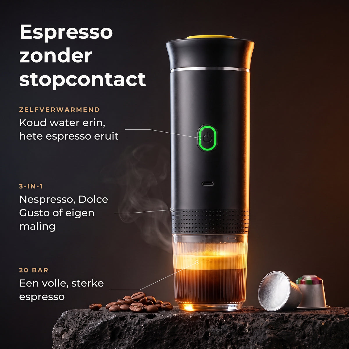 Matzwarte draagbare espressomachine op donker basalt met de ovale aan-knop met groen lampje en verse espresso in het glas eronder