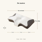 Maatbeeld van het vlinderkussen: 62 cm breed, 37 cm diep, 12 cm hoog, vleugels van 24 cm met een midden van 14 cm